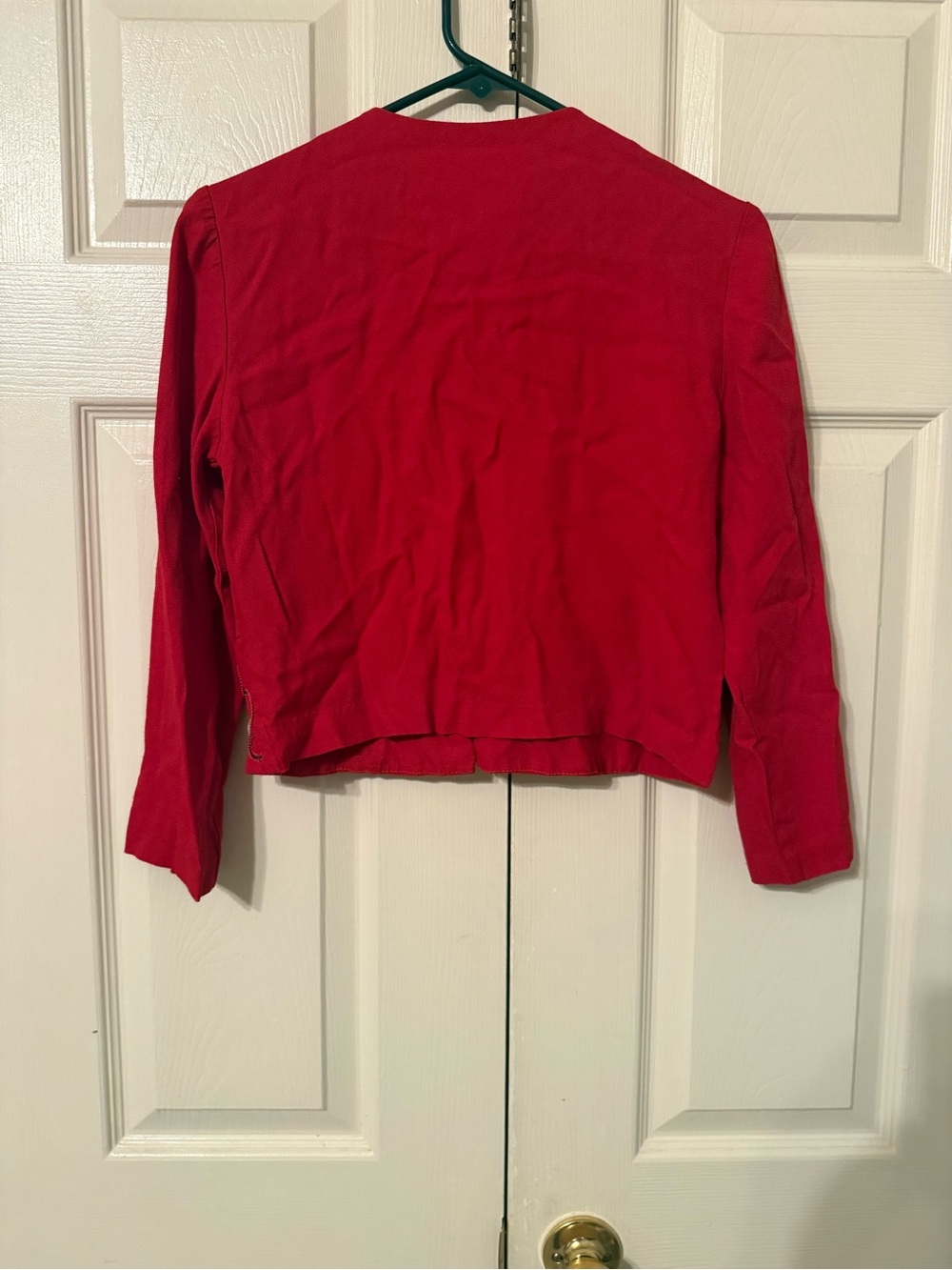 Red Button-Front Cropped Blazer - Picture 4 of 4